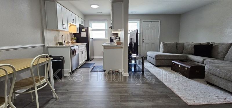 5561 Lynbrook Lndg - Photo 5 of 15