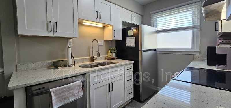 5561 Lynbrook Lndg - Photo 7 of 15