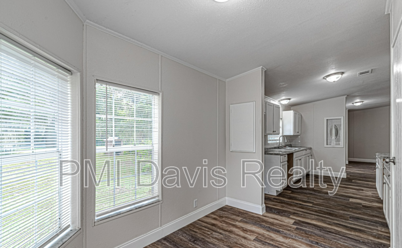 5497 Coronado St - Photo 7 of 22