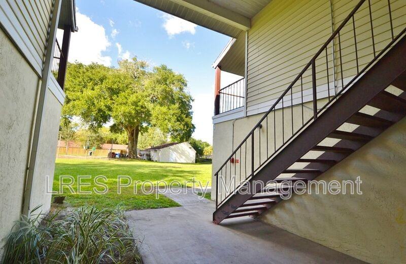 300 Cherokee Ct #C - Photo 2 of 22