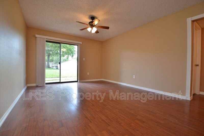 300 Cherokee Ct #C - Photo 6 of 22