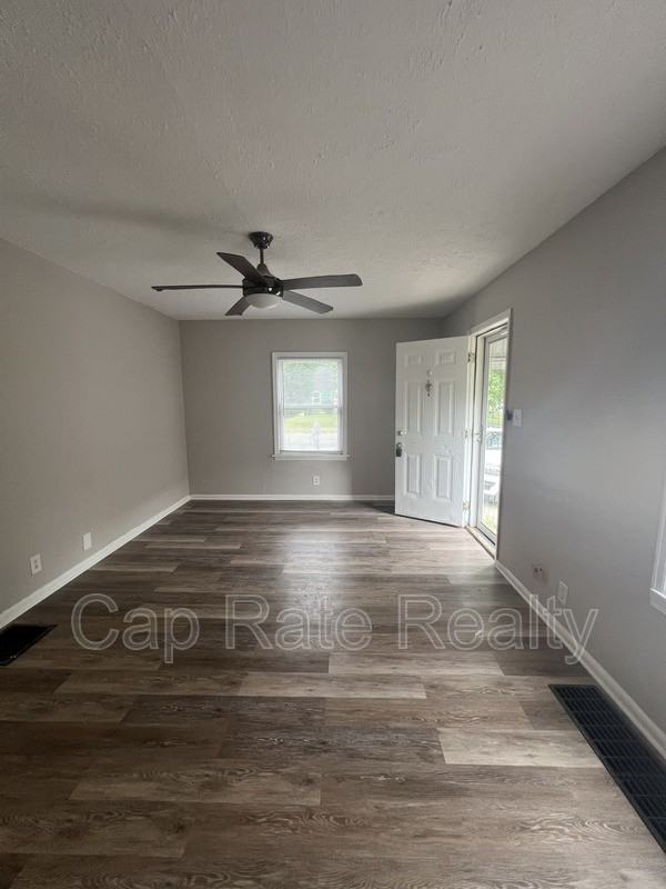 2769 Mcguffey Rd - Photo 3 of 11