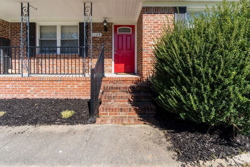 1128 Grandy Ct - Photo 2 of 25