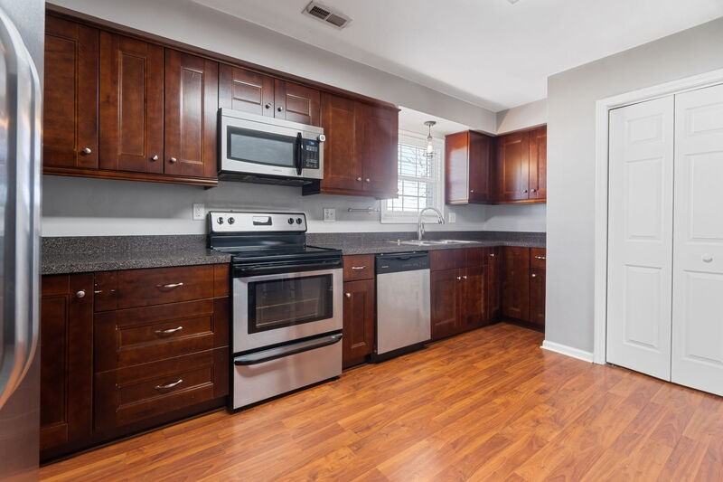 1128 Grandy Ct - Photo 6 of 25