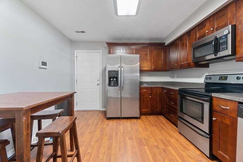 1128 Grandy Ct - Photo 7 of 25