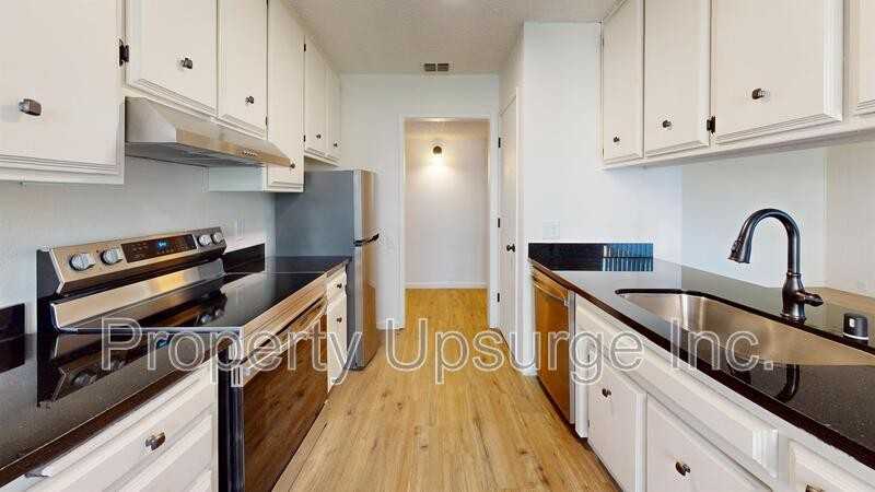 905 Lakeside Dr #1 - Photo 3 of 20