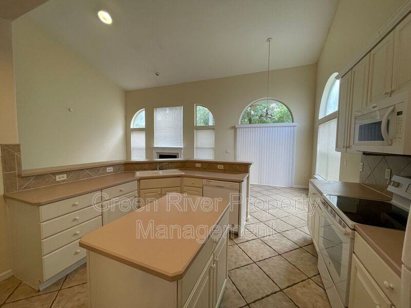 1804 Sea Pines Ln - Photo 6 of 43