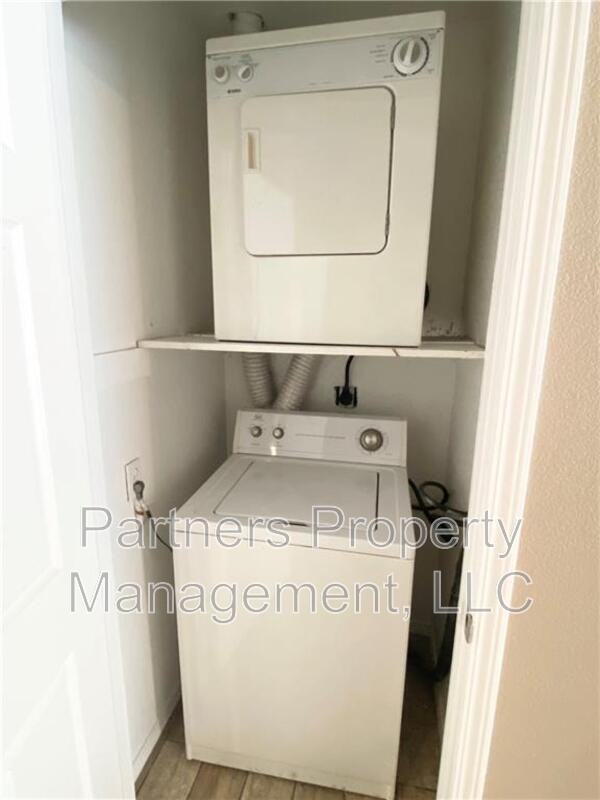 1530 N Addington Ave - Photo 6 of 14