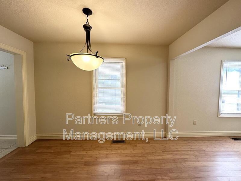 1140 W Hendrix St - Photo 6 of 12