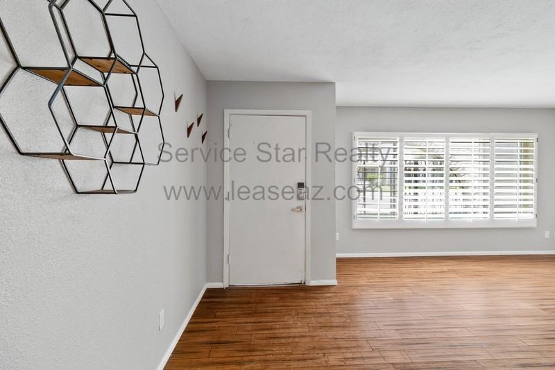 8225 E Berridge Ln - Photo 5 of 28