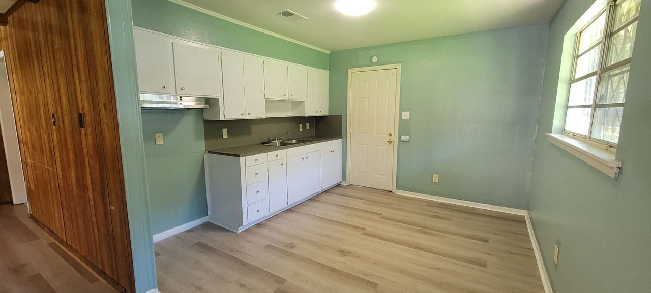 739 Harrison St - Photo 3 of 23