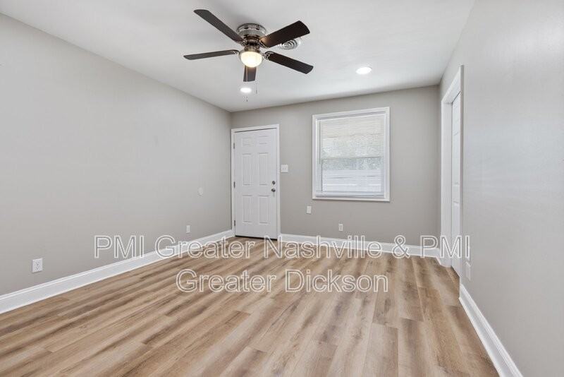 201 Sylvis St #7 - Photo 4 of 15