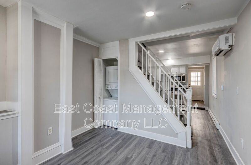 122 S Carey St - Photo 3 of 16