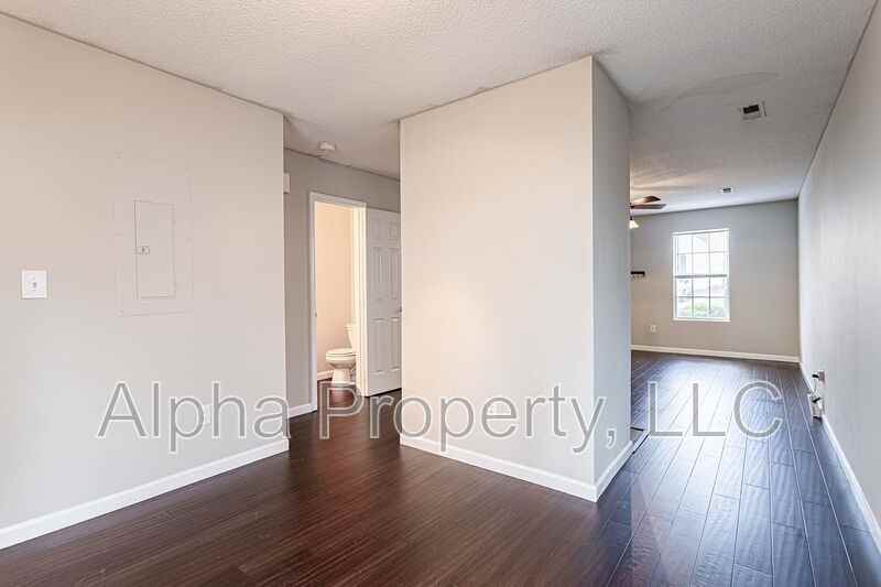 105 Brushy Hollow Ln - Photo 3 of 19