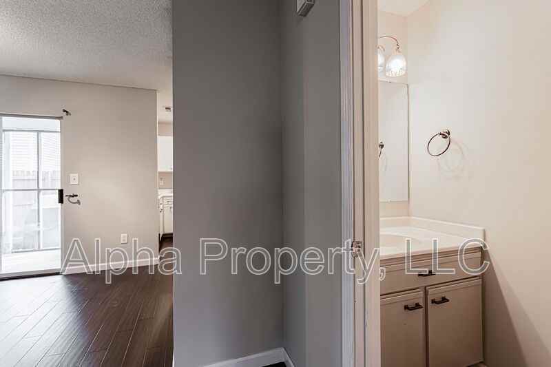 105 Brushy Hollow Ln - Photo 4 of 19