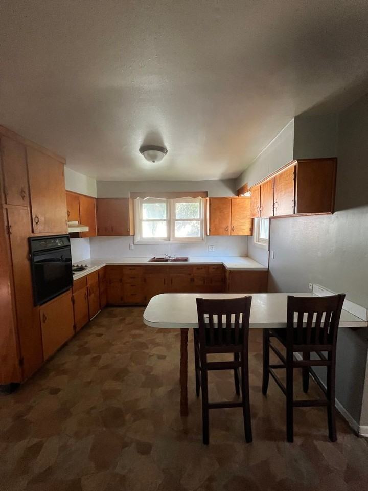 2515 8th Ave S - Photo 2 of 7