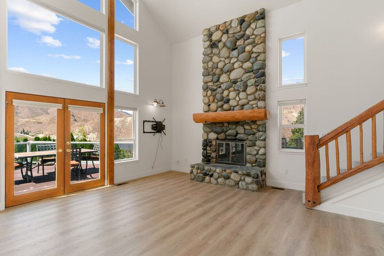 601 Entiat Pl - Photo 2 of 27