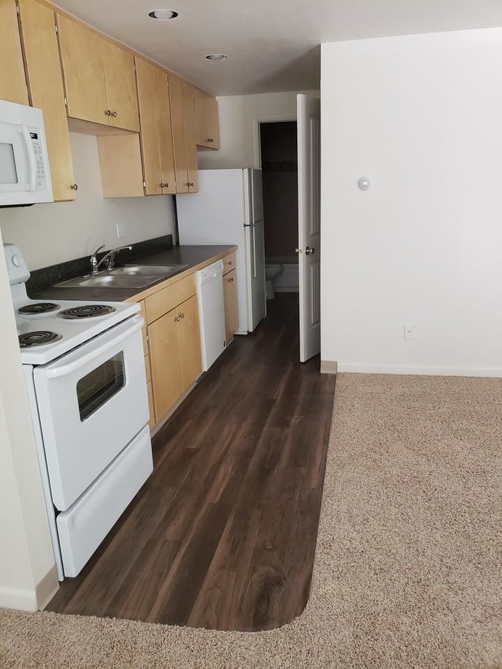 Cavalier Apartments - Photo 4 of 14