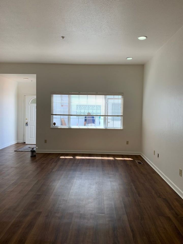 555 Broadway - Photo 4 of 14