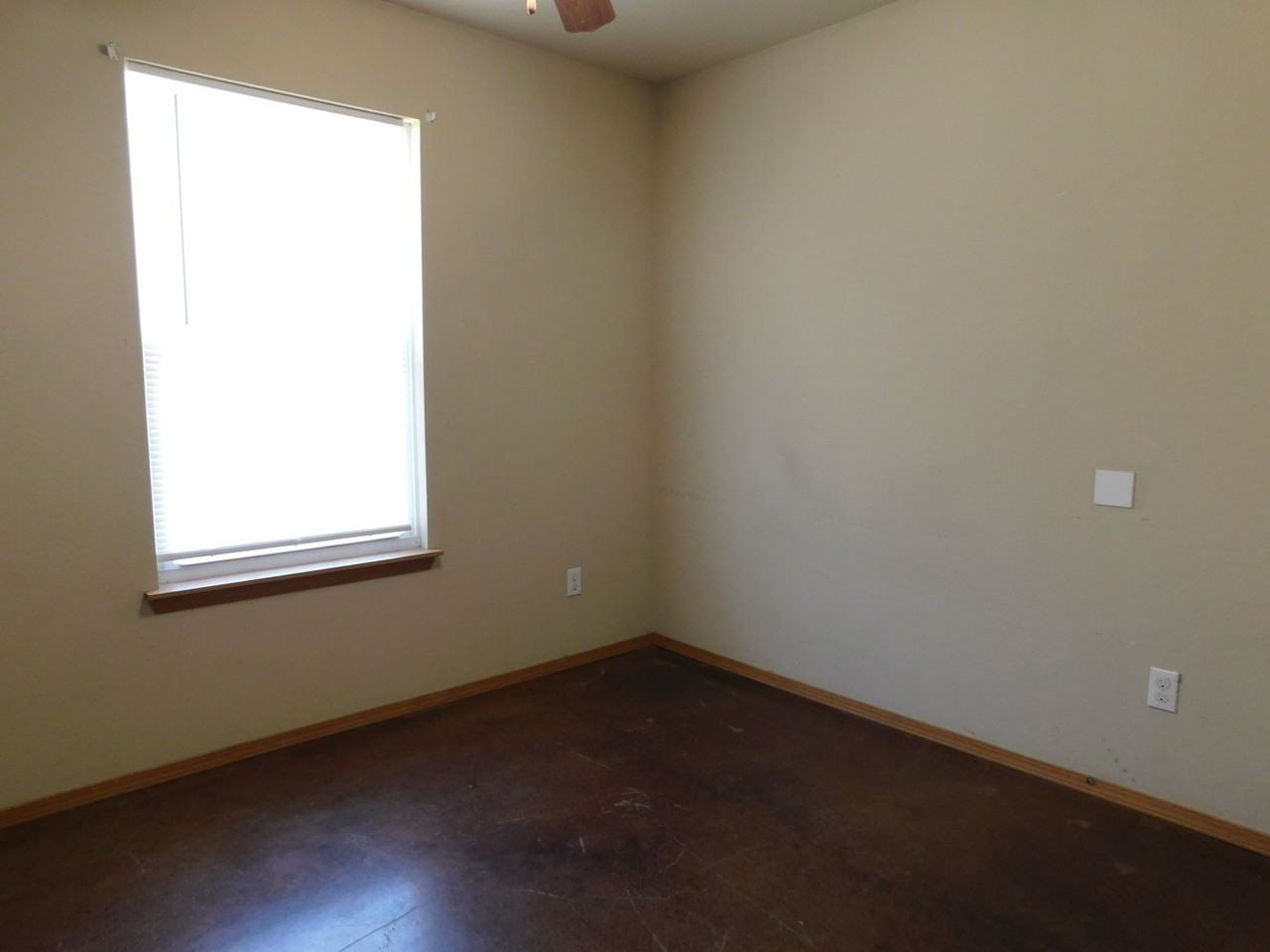1500 N Greenwood Ave - Photo 4 of 8
