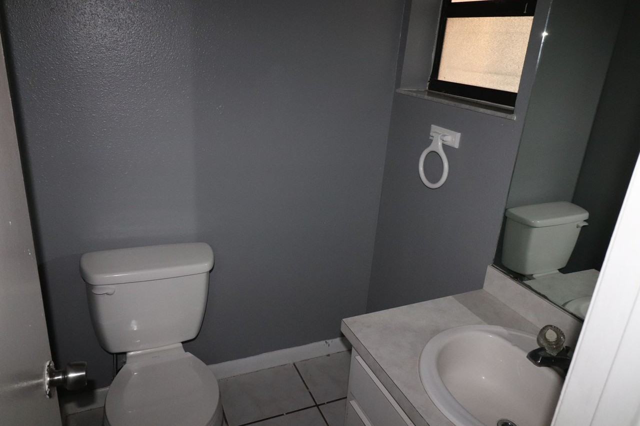 727 Lucaya Drive - Photo 7 of 21