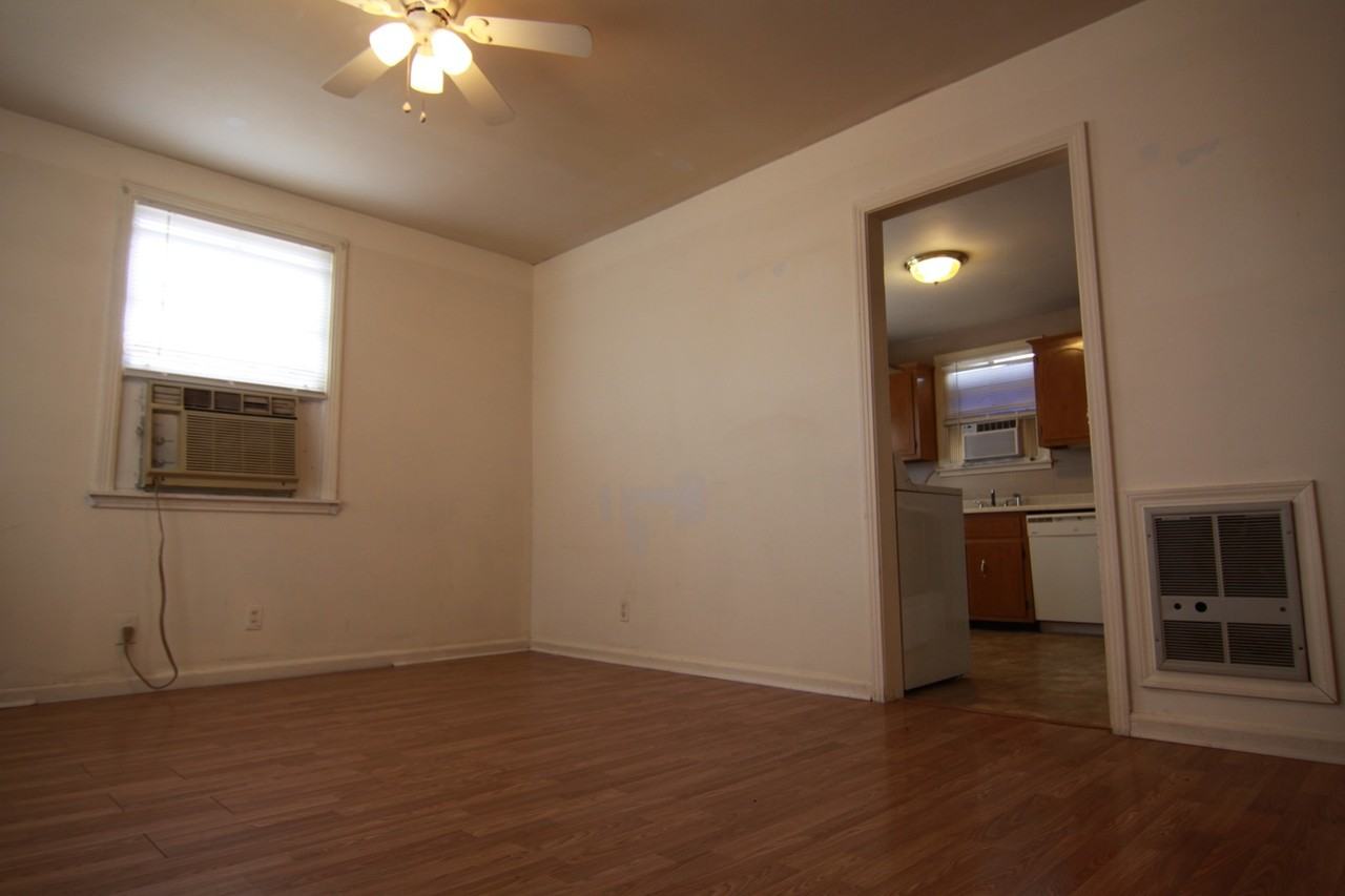 2016 Montgomery Pkwy - Photo 2 of 15