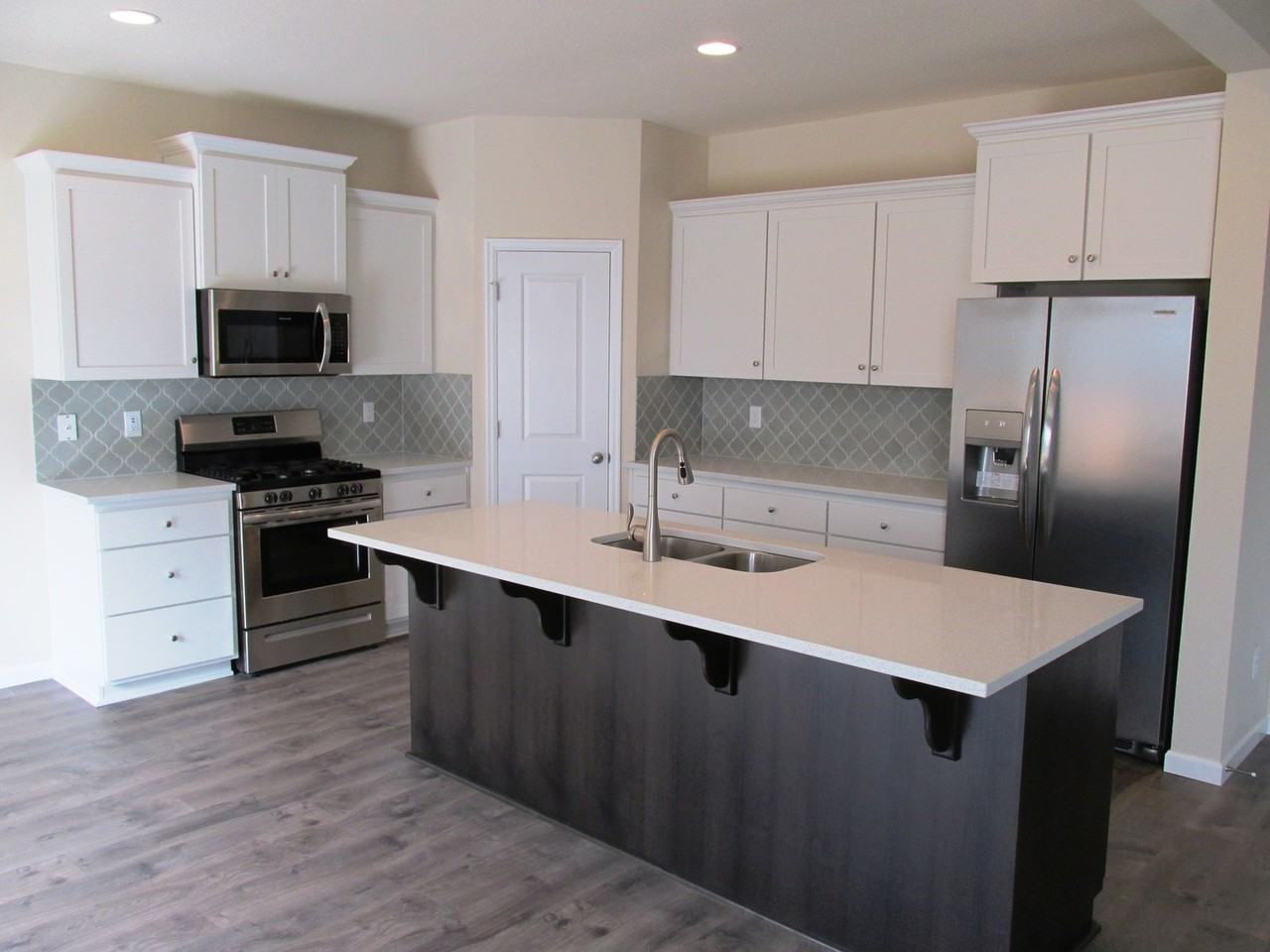 15094 Southeast Pomfret Road - Photo 7 of 17