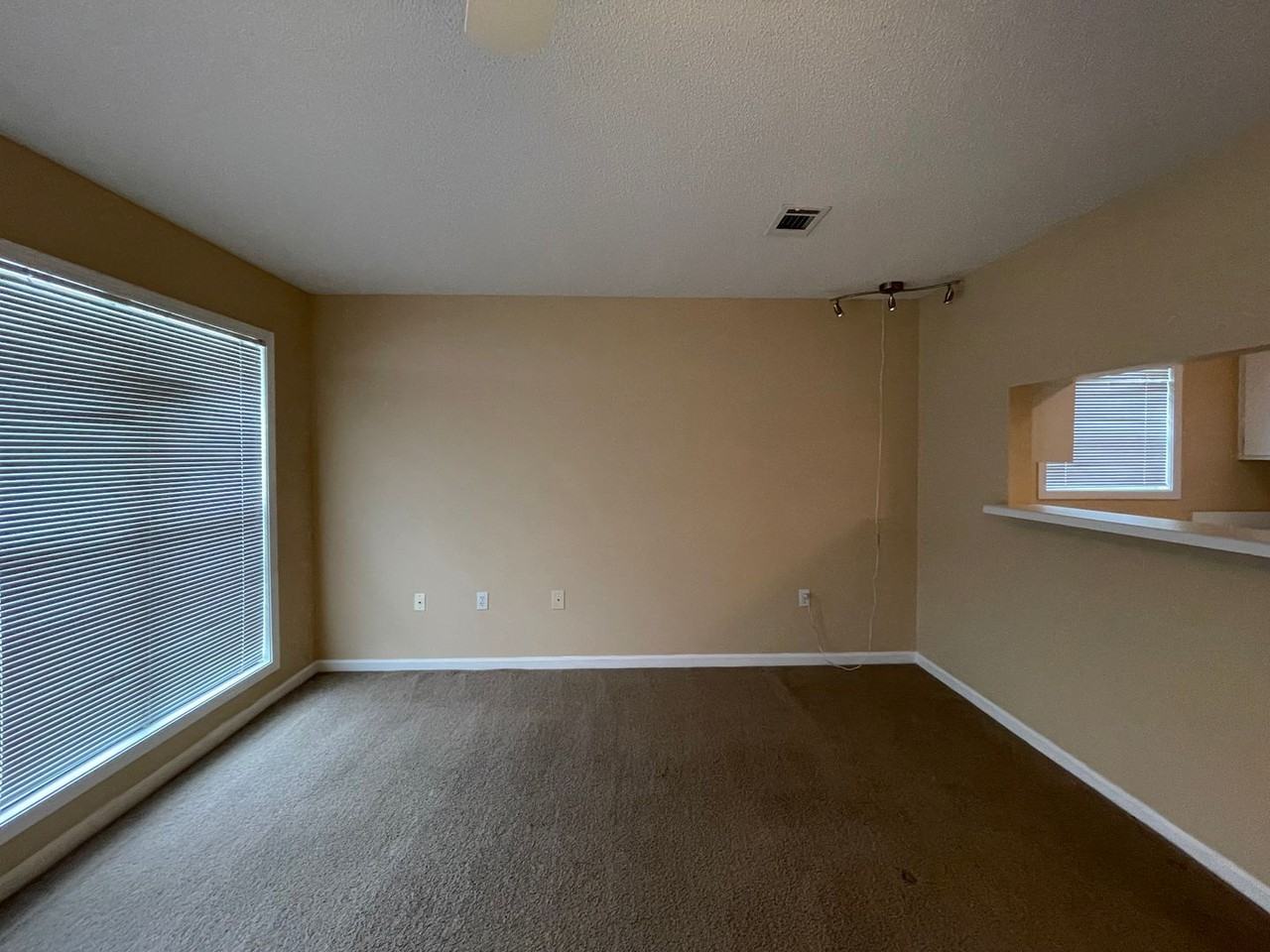 135 S Springview Dr - Photo 6 of 21