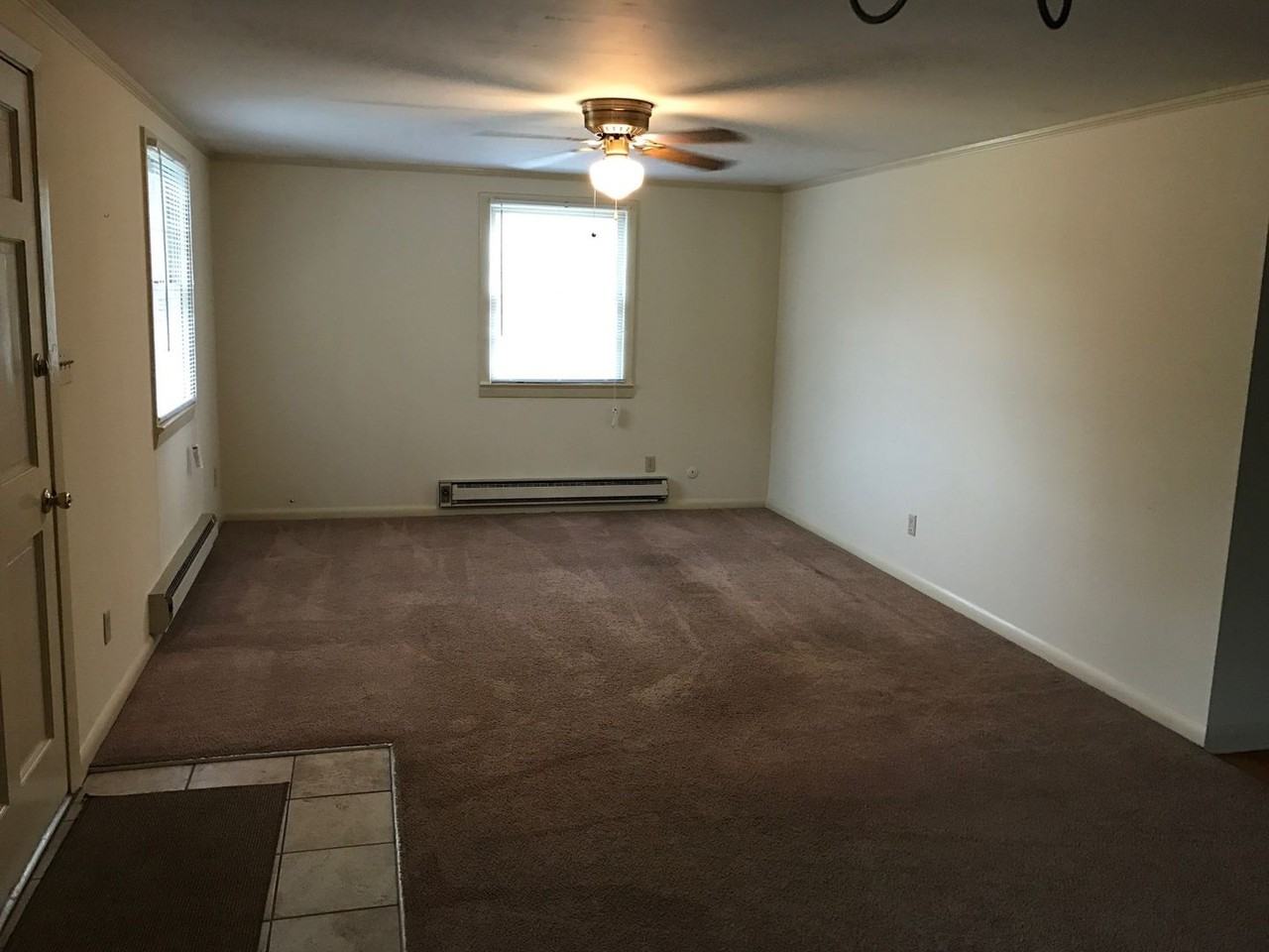 4902 Franklin Ave - Photo 4 of 11