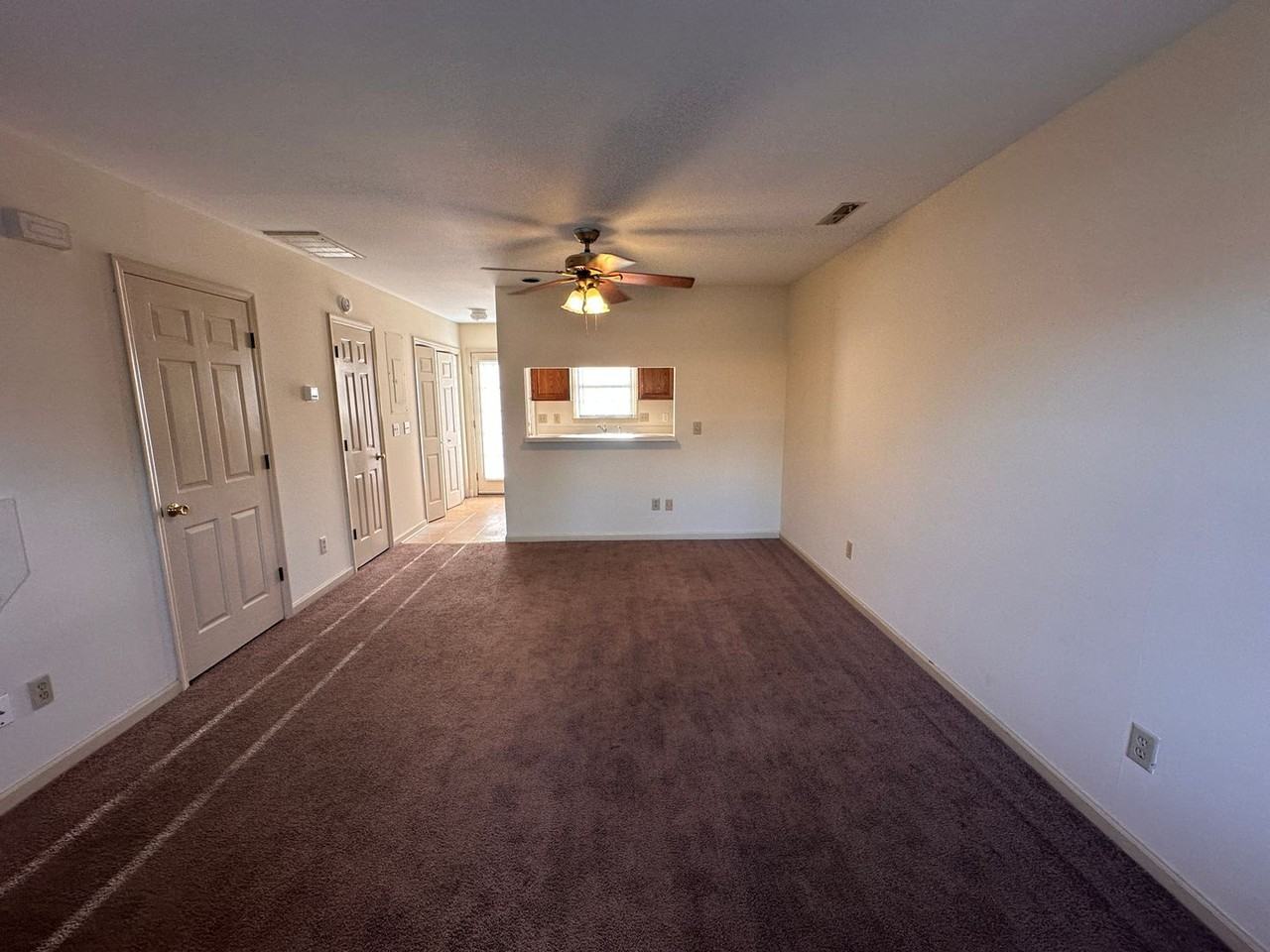 2238 Yaupon Dr - Photo 3 of 8