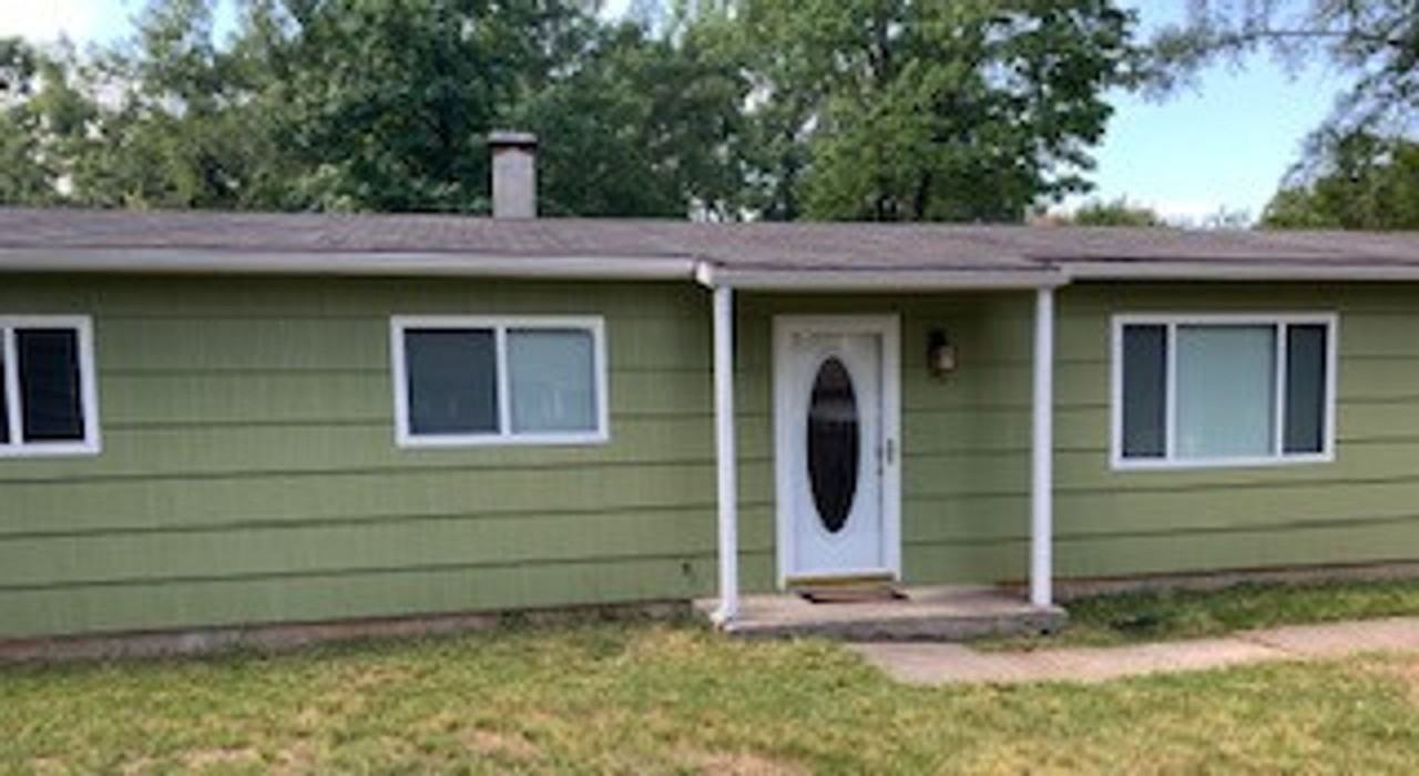 3876 Peaks Rd - Photo 3 of 16