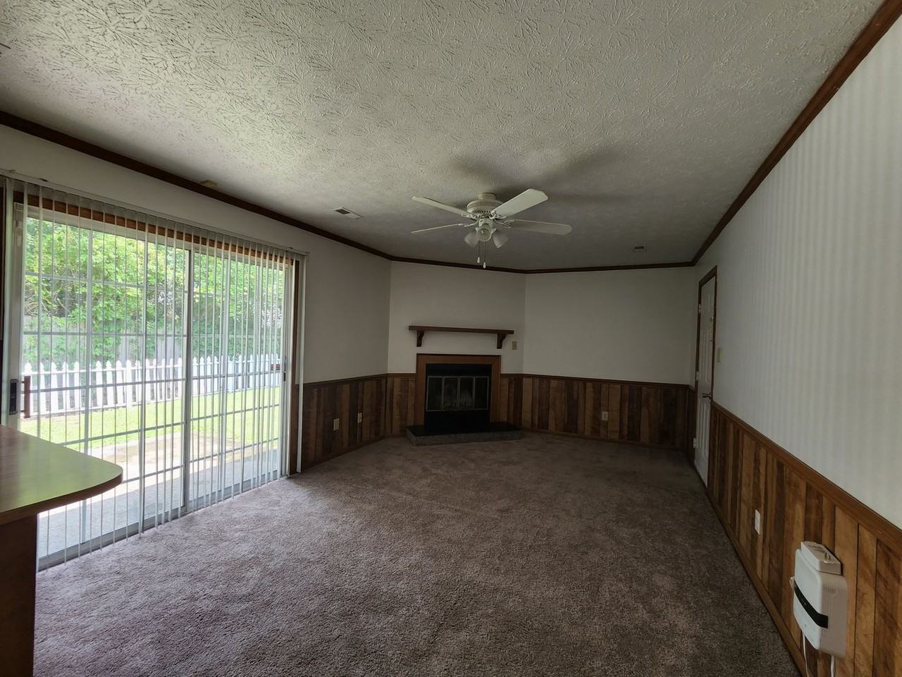 730 Terrace Dr - Photo 3 of 6