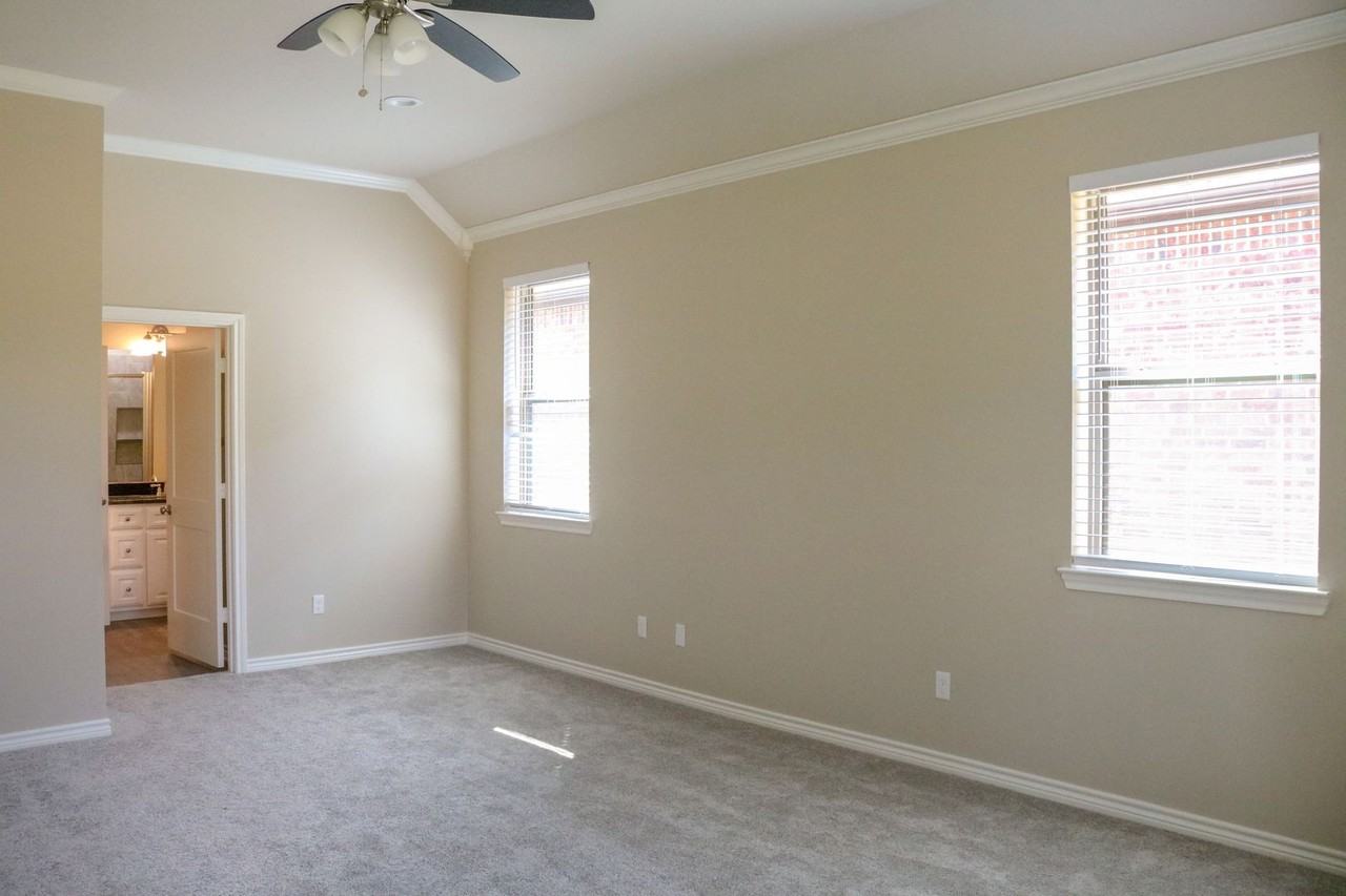 3915 Old Omen Rd - Photo 7 of 20