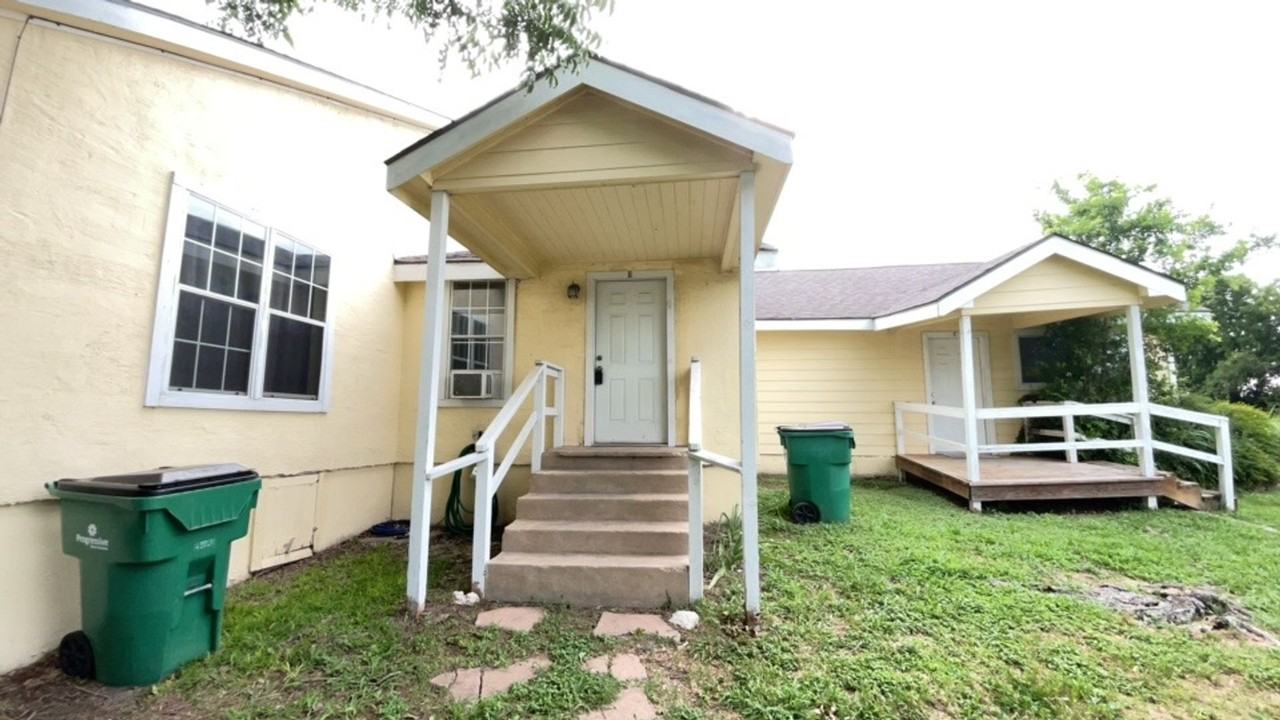 2903 N US Hwy 281 - Burnet - Photo 3 of 23