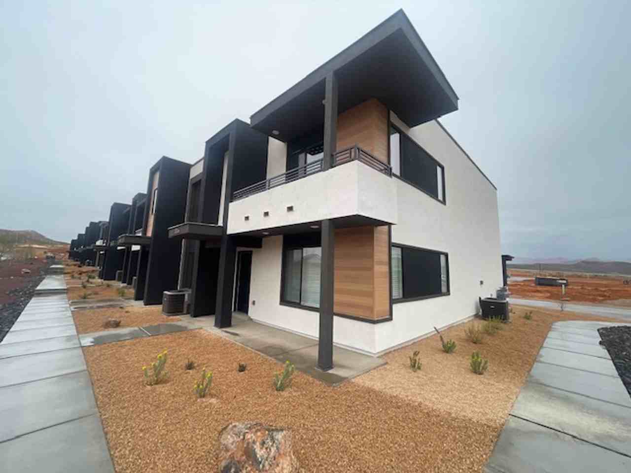 3362 E Elkhorn Ln - Photo 2 of 26