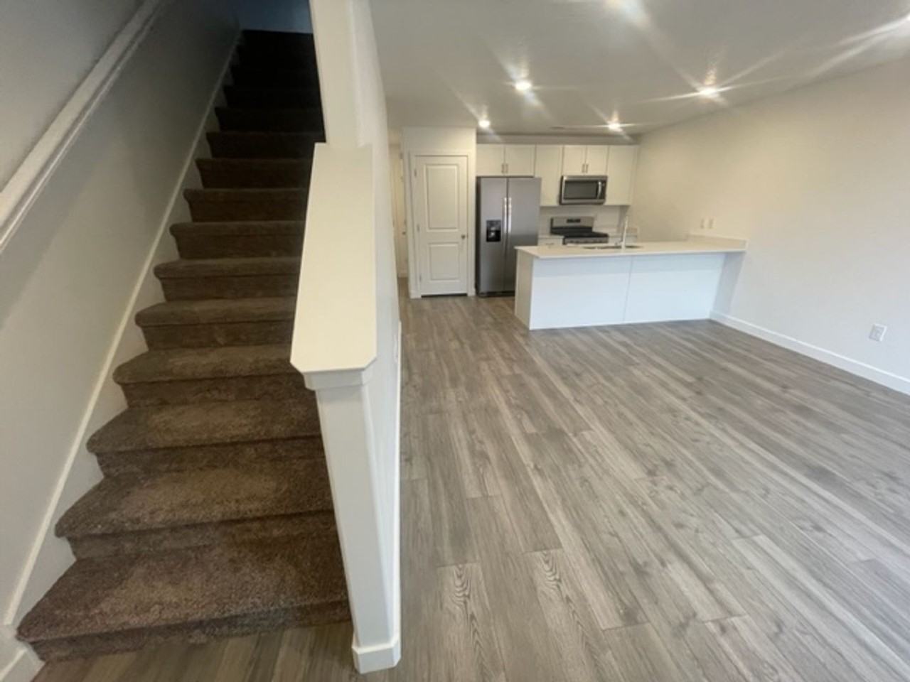 3362 E Elkhorn Ln - Photo 4 of 26