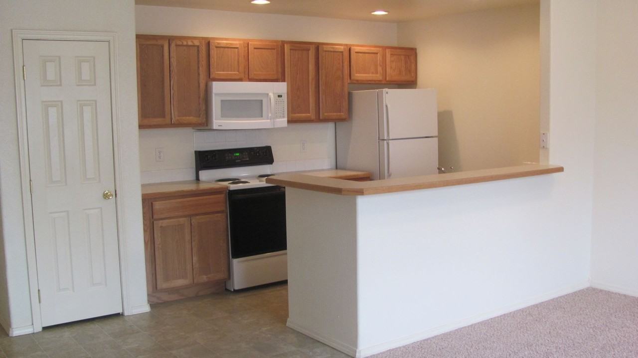 Desert Manor 6 Apartments 875 S 3rd West B St, Mountain Home, ID