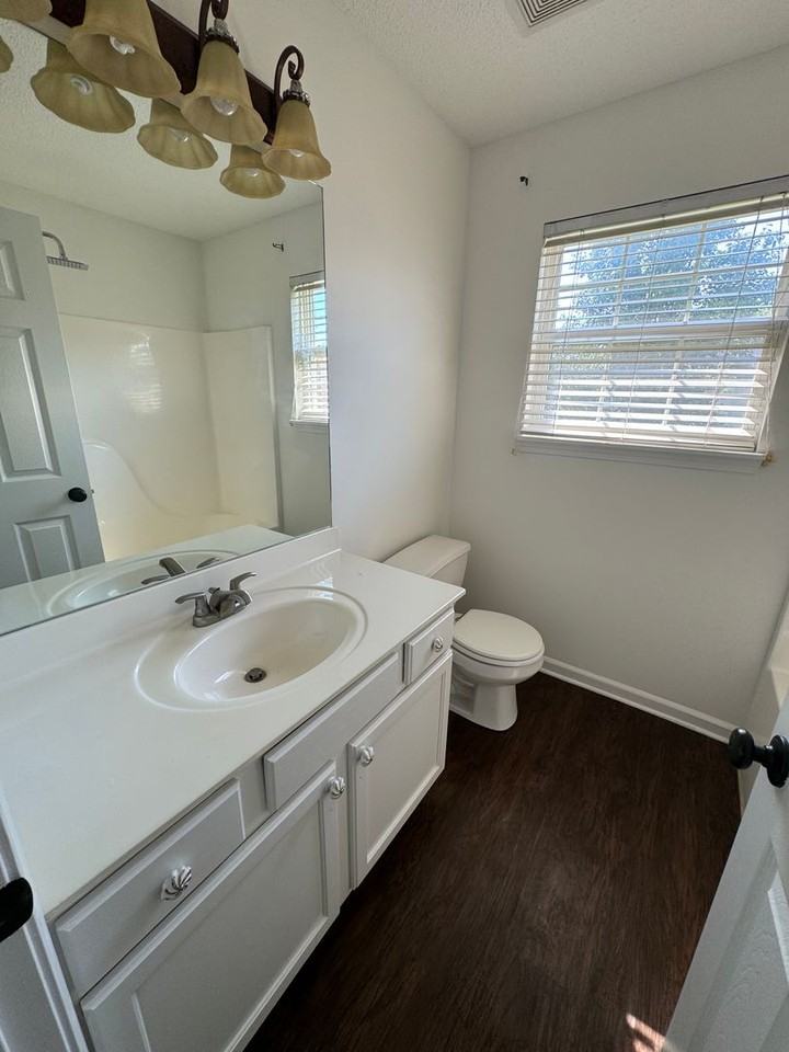 807 Sandy Ct - Photo 5 of 10