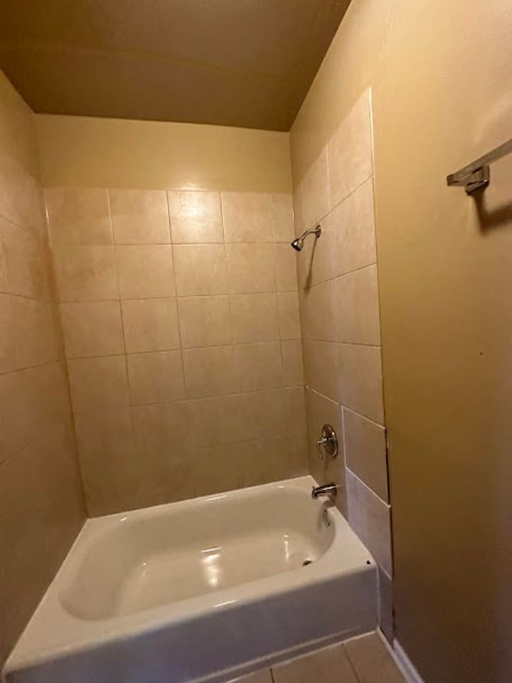 1516 S Komensky Ave, Chicago, IL 60623 - Photo 2 of 8