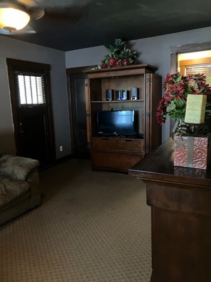 Fillmore Executive Residences - Photo 2 of 6