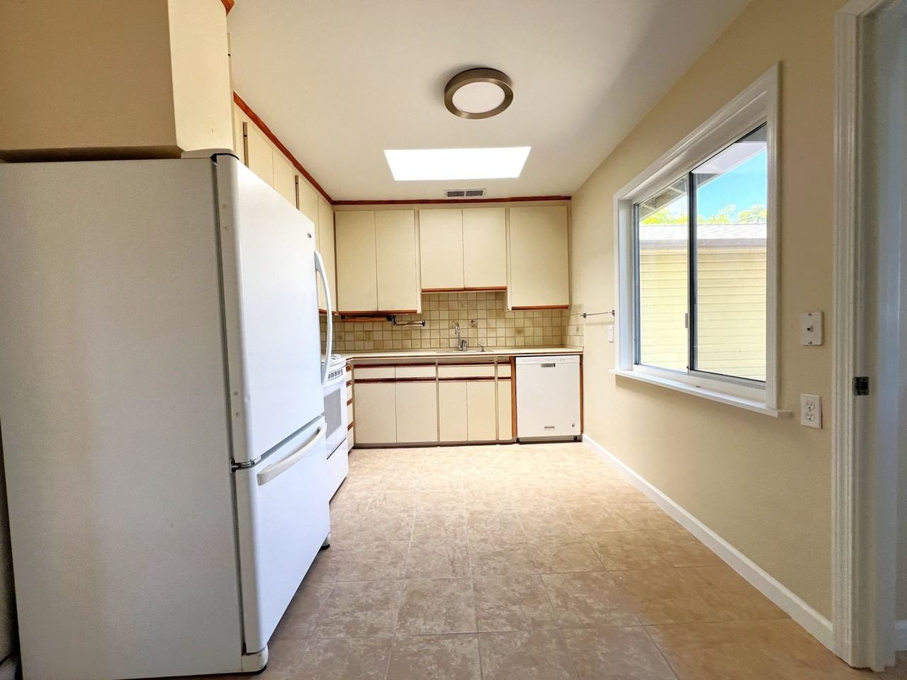 140 Mabry Way - Photo 3 of 41