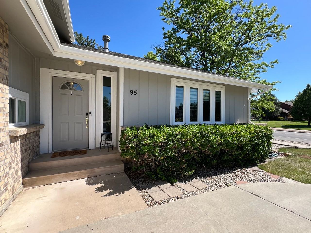 95 E 13th Pl - Photo 2 of 29