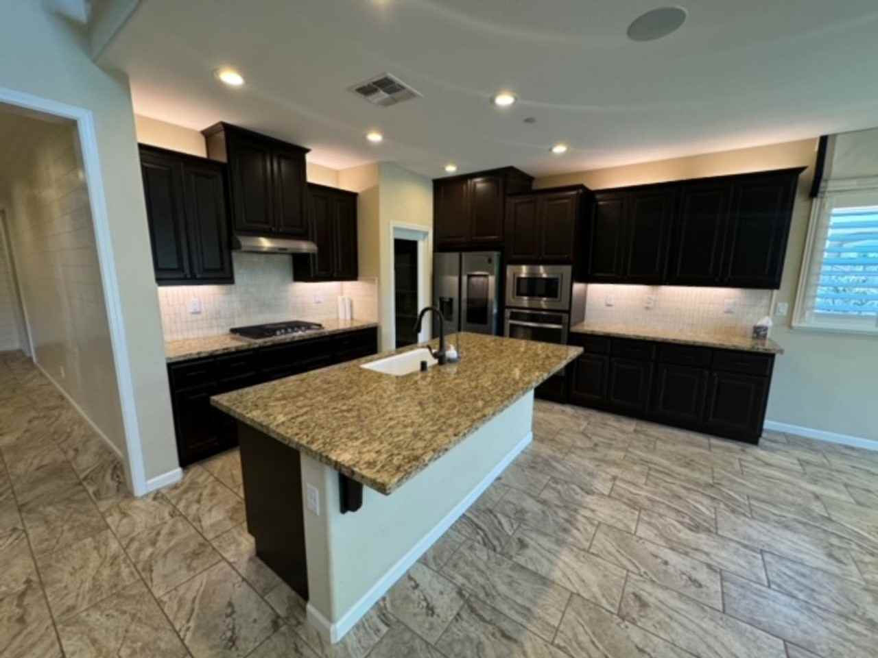 2706 Chuckwagon Ln - Photo 3 of 19