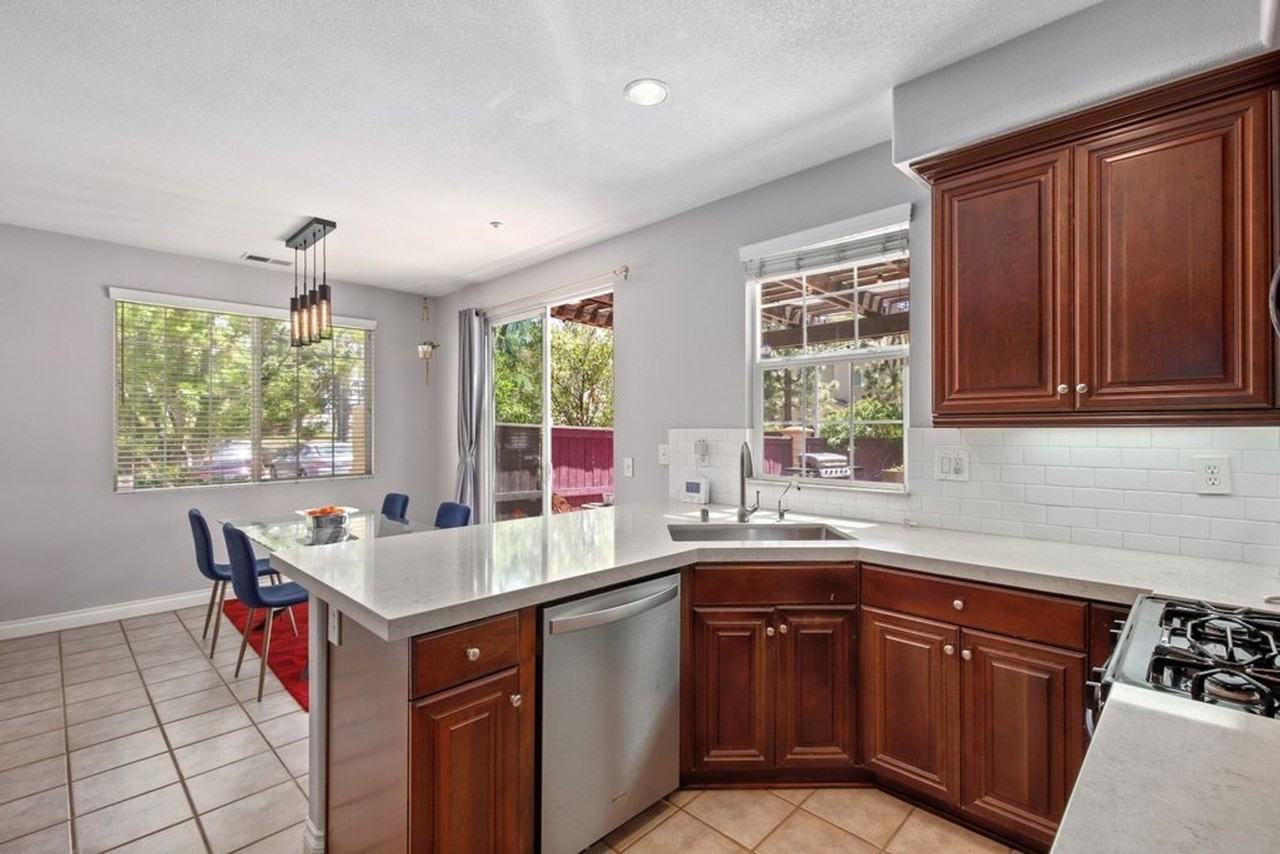 907 Mira Lago Way - Photo 4 of 20