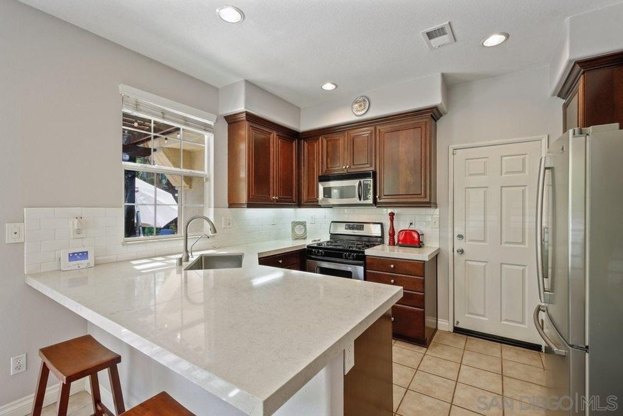 907 Mira Lago Way - Photo 6 of 20
