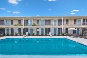 featured image of 5600 North Freeway