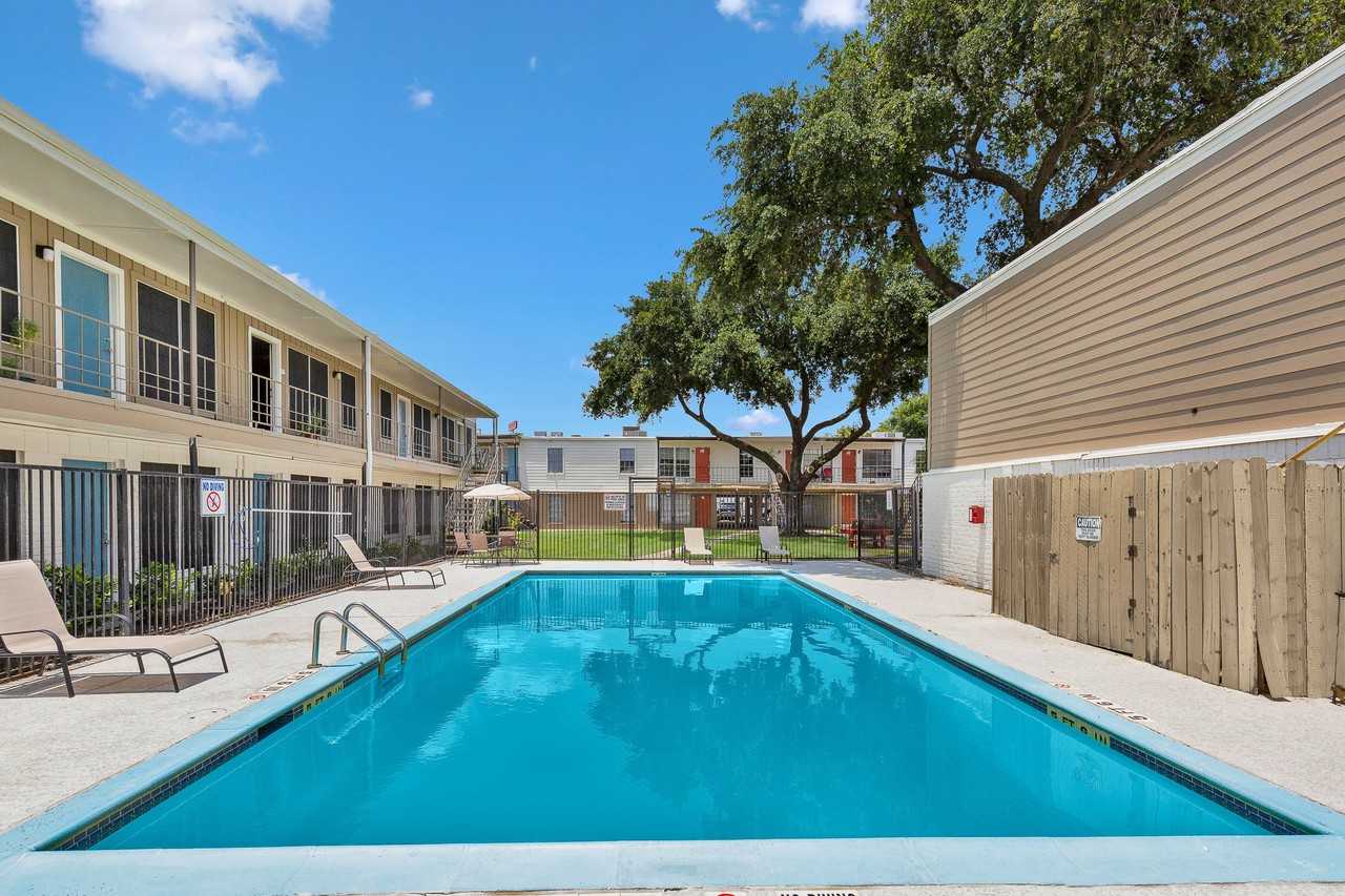 Villa Nueva Apartments - Photo 5 of 16