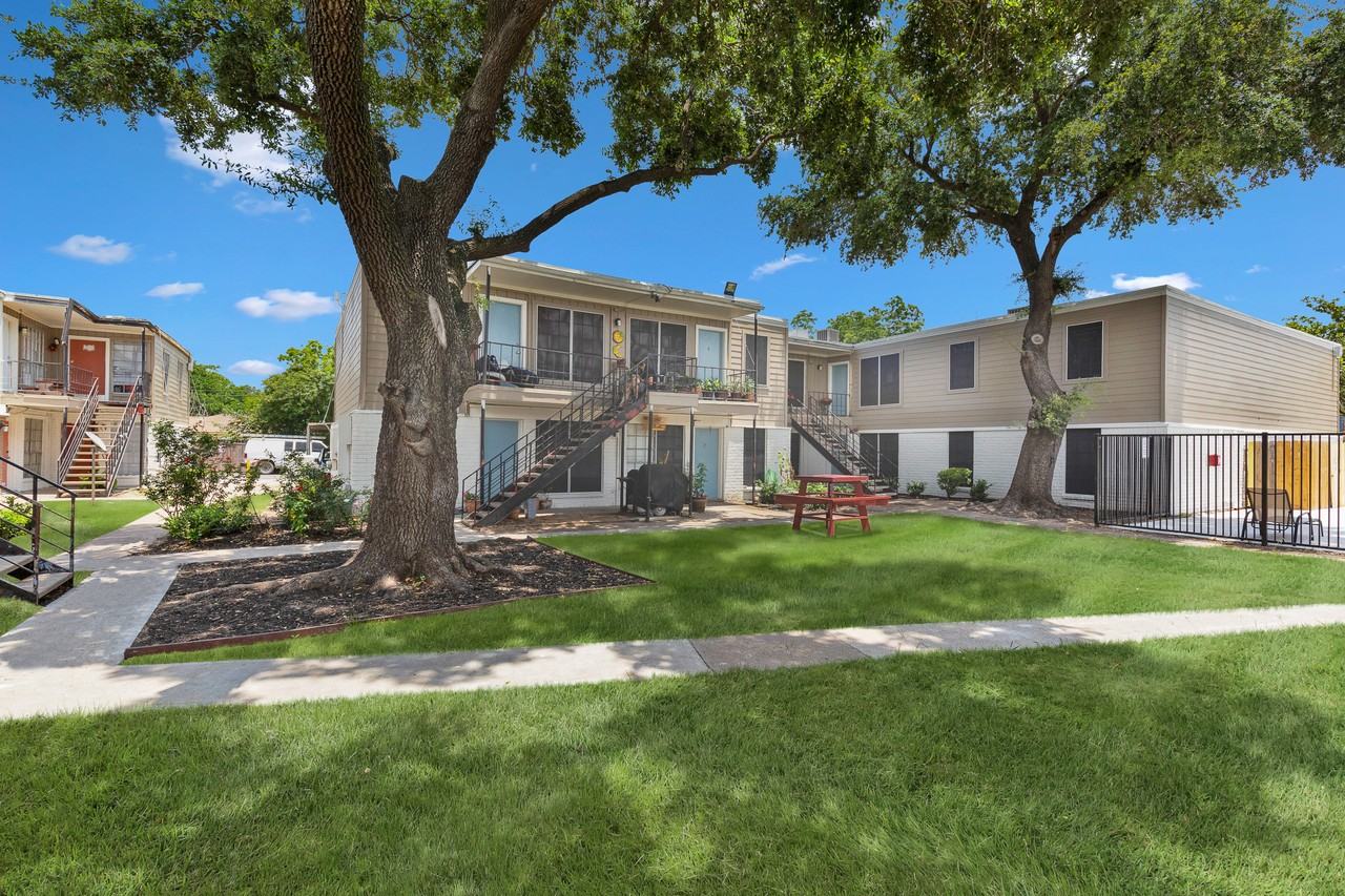 Villa Nueva Apartments - Photo 3 of 16