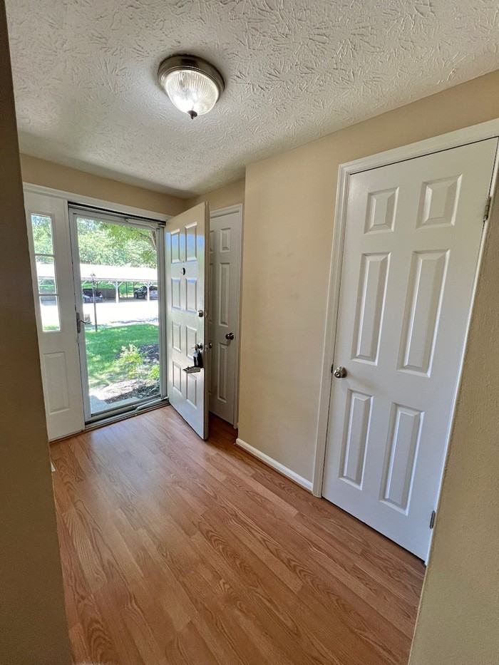 792 Woodlyn Dr S - Photo 2 of 17