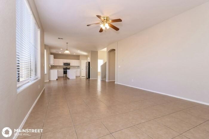 10760 W Overlin Dr - Photo 3 of 16